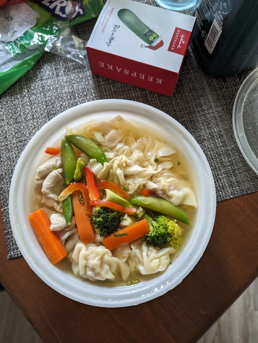 Wor Wonton Soup 窩雲吞 10 pcs